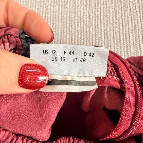 Akris Punto Red Floral Silk High Neck Ruffles Blouse size 12 - Picture 4 of 10